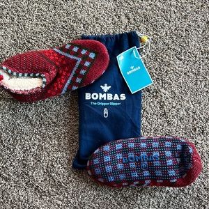 Bombas  gripper slipper, NWT, size M